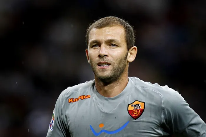 Bogdan Lobont foloseste transportul in comun