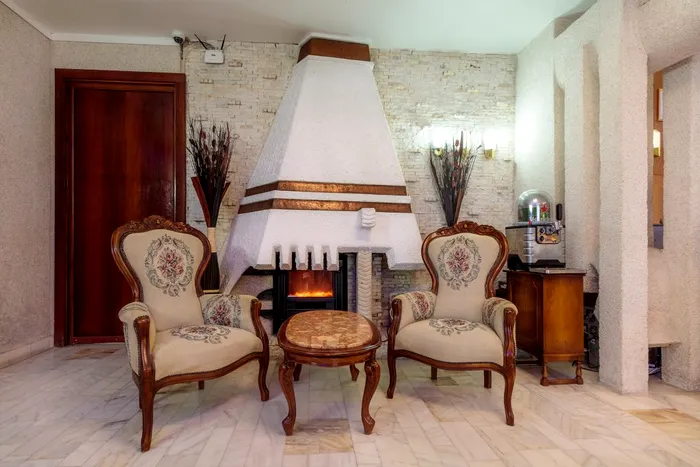 Cât costă să dormi în casa de protocol a lui Ceauşescu, de la Băile Govora. E chiar de 3 ori mai ieftin decât o cazare pe Valea Prahovei