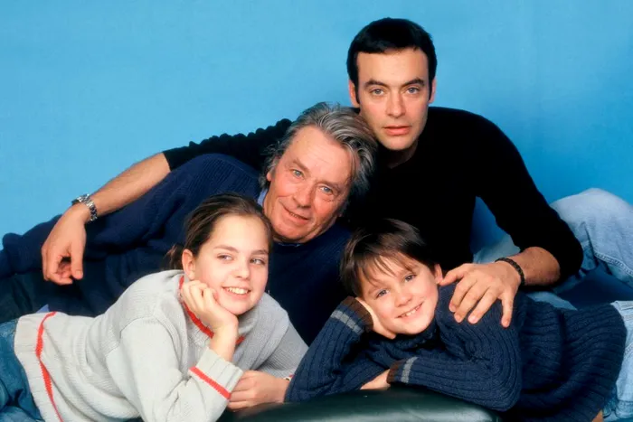 Război pe averea lui Alain Delon. Copiii celebrului actor se ceartă pe bani. Cui va rămâne întreaga moștenire 