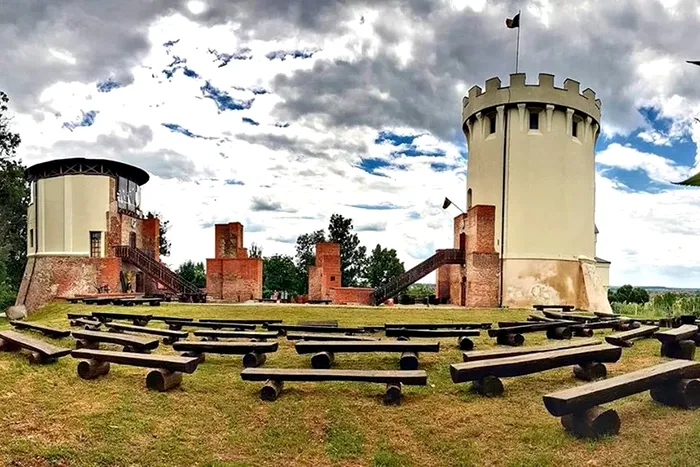 Cetatea superbă din România cu multe tuneluri subterane