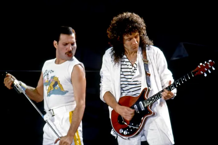 Brian May a suferit un atac cerebral. Chitaristul trupei Queen a rămas cu schele grave