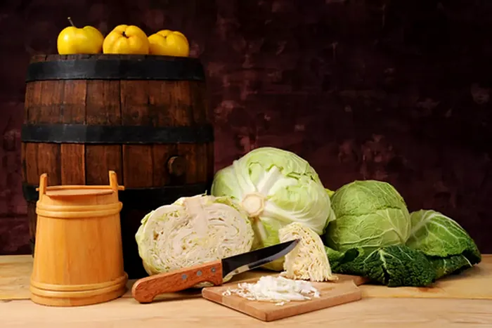 Rețeta tradițională de varză murată. Cum o preparau bunicii pe vremuri