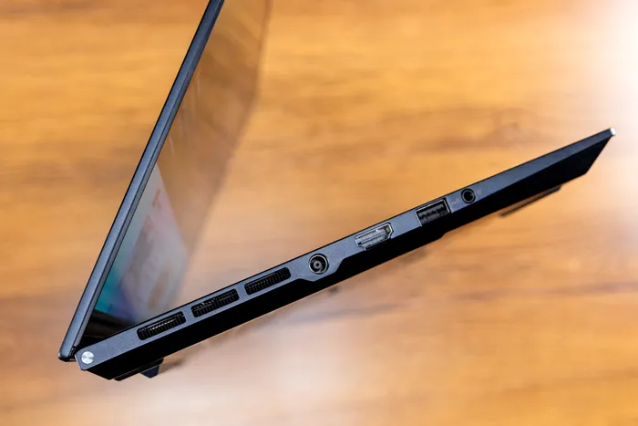 Conectică - ASUS Zenbook Pro 14 OLED UX6404V
