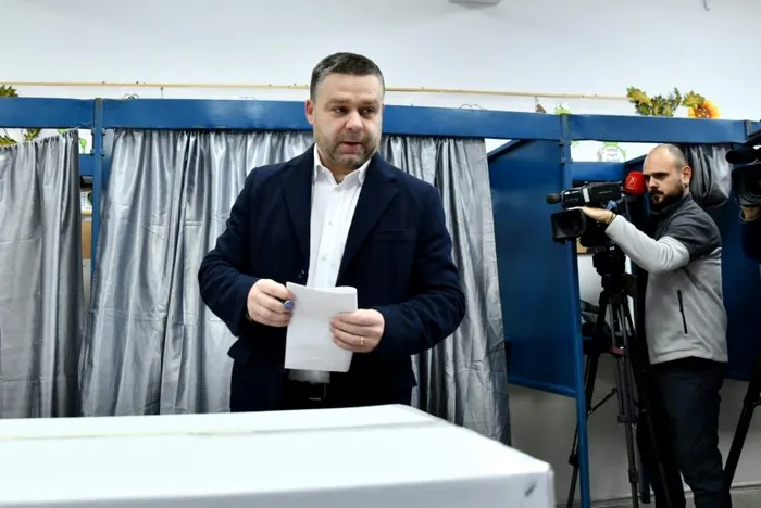 Ciprian Ciucu a votat la alegerile pentru Primăria Capitalei (Foto: Facebook)