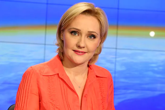 Cum arăta Elena Lasconi acum 30 de ani. Primarul din Câmpulung făcea ravagii cu frumusețea sa