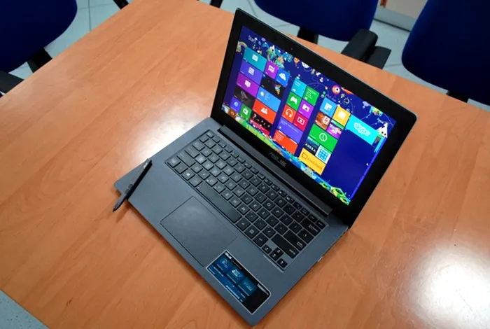 ASUS Taichi 31 ultrabook hibrid design ansamblu