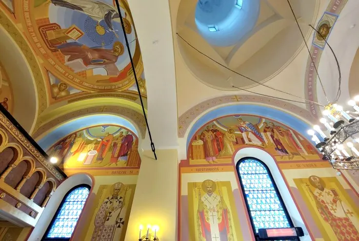 Interior Sfântul Vasile cel Mare