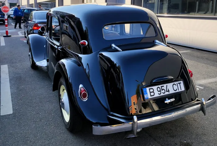 Citroën Traction Avant - Regina Străzilor din spate