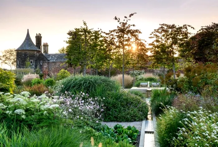 Grădina Paradisului de la RHS Bridgewater, unde arborii tradiționali din peisajul britanic sunt luați în considerare pentru un nou arboretum.