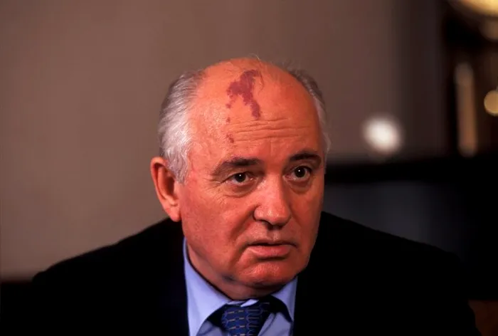 Mihail Gorbaciov, mai 1996, vorbind în campanie electorală la Volgograd