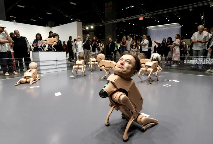 Elon Musk, Mark Zuckerberg și Jeff Bezos,