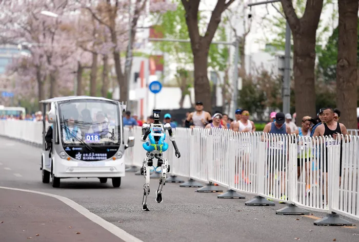 Performanță semimaraton robot china 2