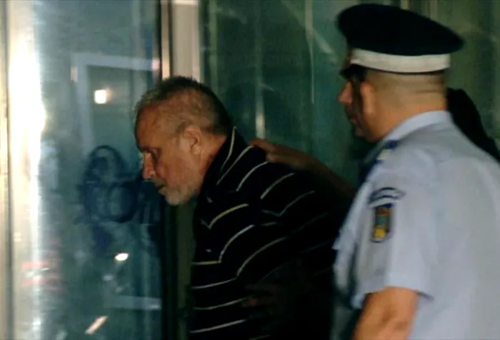 Criminalul din Caracal îi păcălește pe achetatori prin nenumărate piste false