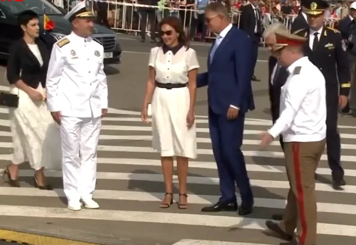 Carmen Iohannis, apariție incredibilă de Ziua Marinei. Ce ținută a purtat Prima Doamnă la Constanța. Detaliul inedit care s-a văzut