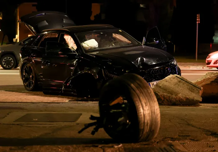 Mario Balotelli, implicat într-un accident grav de circulație. Atacantul italian abia se mai ținea pe picioare