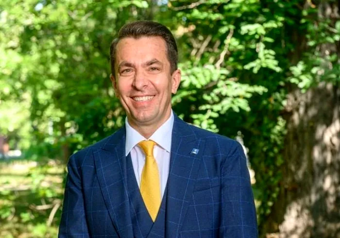 Ciolacu, despre revocarea hairstylistului vedetelor de la șefia Oficiului pentru Jocurile de Noroc. Cristi Pascu avea doar două zile de la numire