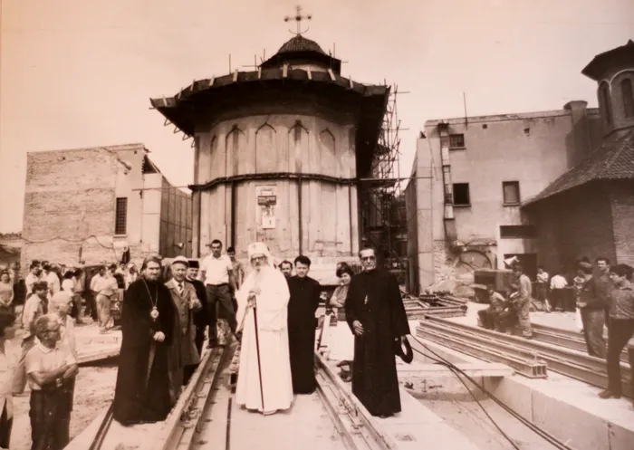 salvat biserici distrugere