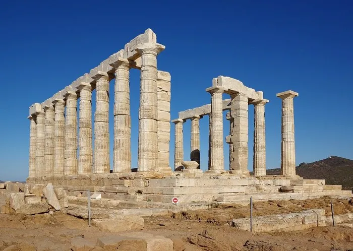 Templul lui Poseidon este un templu din Grecia antică, situat pe Capul Sounion, Grecia