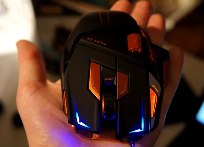 mad-catz-goes-massively-multiplayer-with-cyborg-m-m-o-7