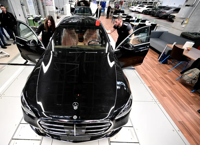 Mercedes EQS