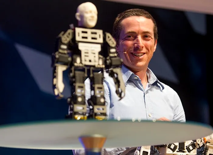 Fonzie dancing robot Limor-Schweitzer
