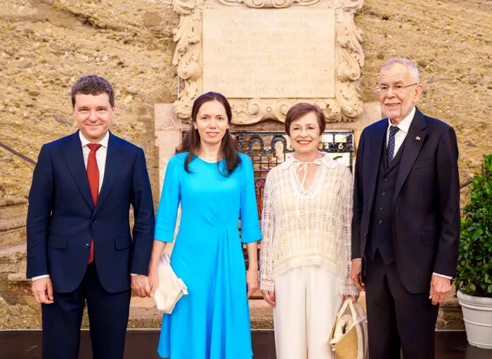 Nicușor Dan și Mirabela, alături de președintele Alexander Van der Bellen și soția acestuia