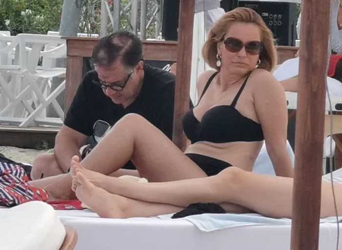 La 47 de ani, Andreea Esca nu renunță la pozele îndrăznețe. Cum arată știrista la plajă