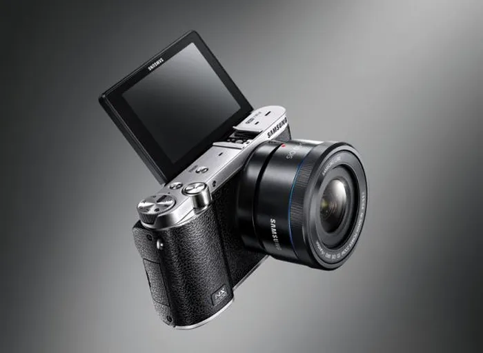 (Key visual) NX3000 Black