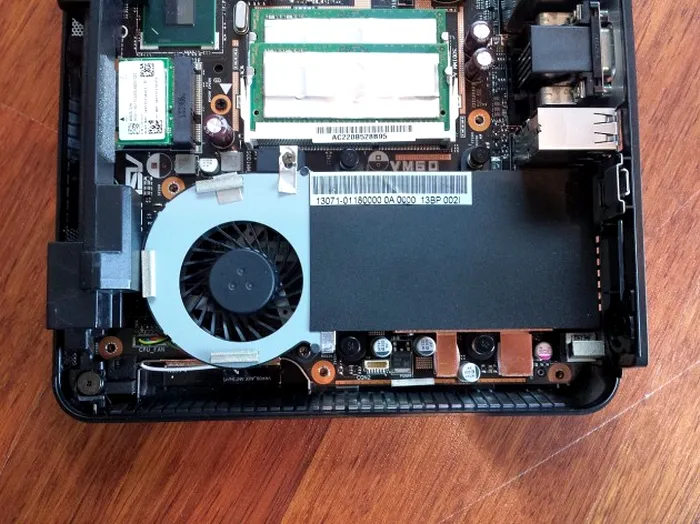 ASUS VivoPC VM60 Review (8)