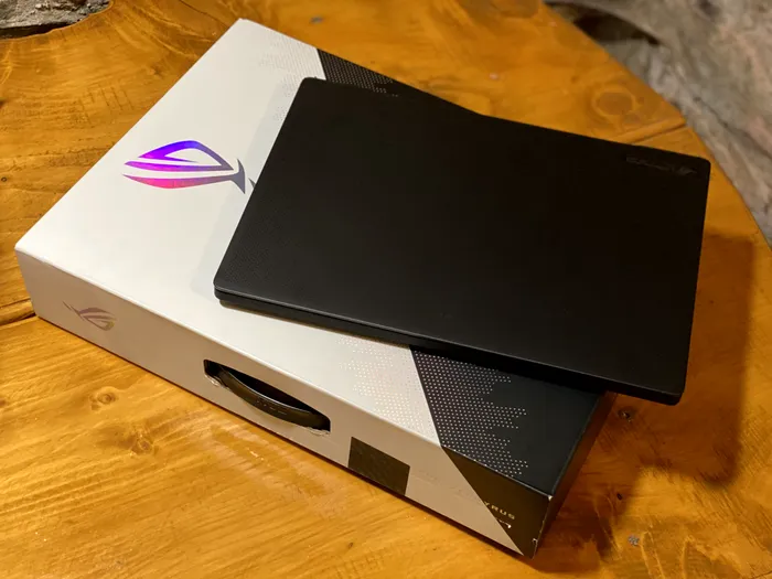 ASUS Zephyrus GU603HM pachet