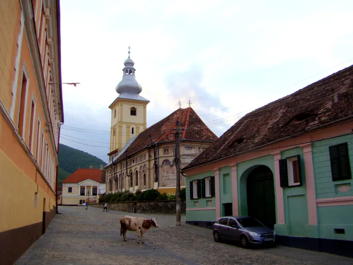 Biserica_Cuvioasa_Paraschiva_din_Rășinari_(51)