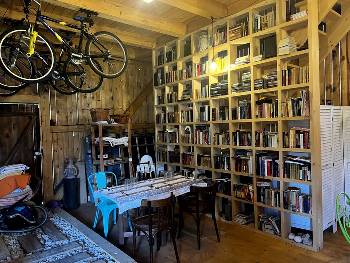 ”Șura” de la Meșendorf 65 transformată într-un restaurant unic