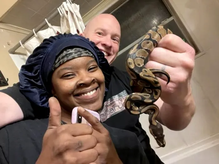 A mers la toaleta in mijlocul noptii si a suferit un soc. Ce a gasit in baie intrece orice imaginatie. Foto