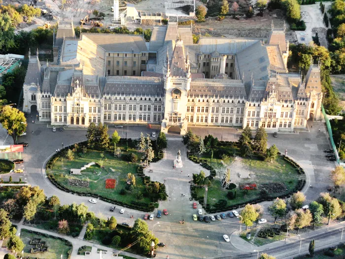 Palatul Culturii din Iași, de deasupra