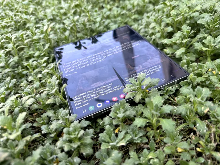 REVIEW Samsung Galaxy Z Fold6 - ecran deschis