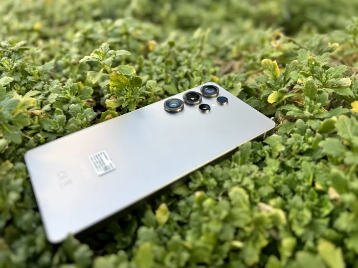 REVIEW Samsung Galaxy S25 Ultra - camerele principale ies mult în afara telefonului / foto:Playtech