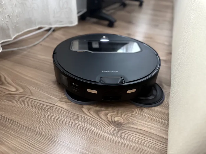 Roborock Saros Z70 îți face curățenie în fiecare colțișor / foto: Playtech