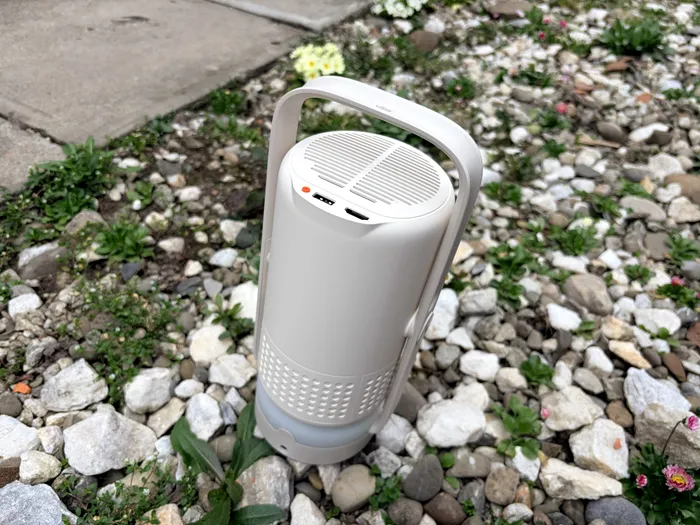 XGIMI Vibe One (Battery Powered) are un port USB și un HDMI
