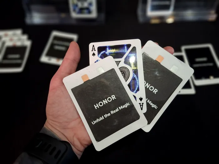 cea mai subtire baterie din lume de la honor (6)