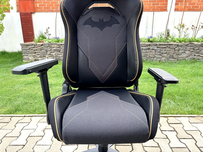 Mixul de materiale de la GTXTrust Ruya Pro Batman este foarte inspirat