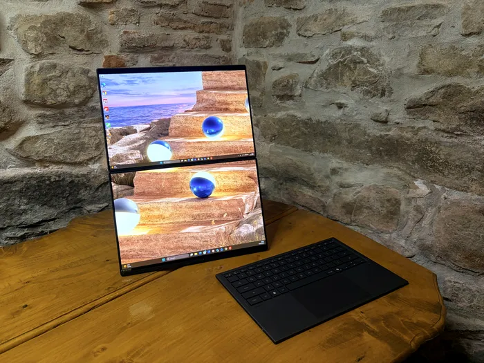 REVIEW ASUS Zenbook DUO UX8407