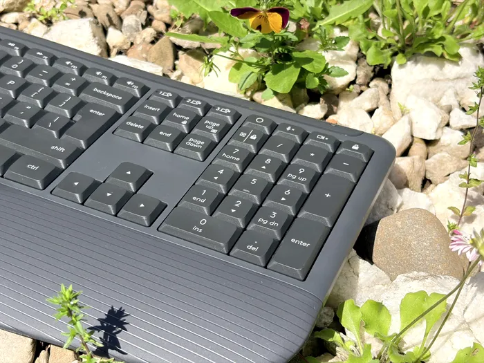 Cursa tastaturii K880 este foarte satisfăcătoare