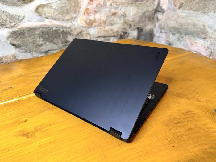 ASUS ProArt GoPro Edition PX13 arată original din toate unghiurile
