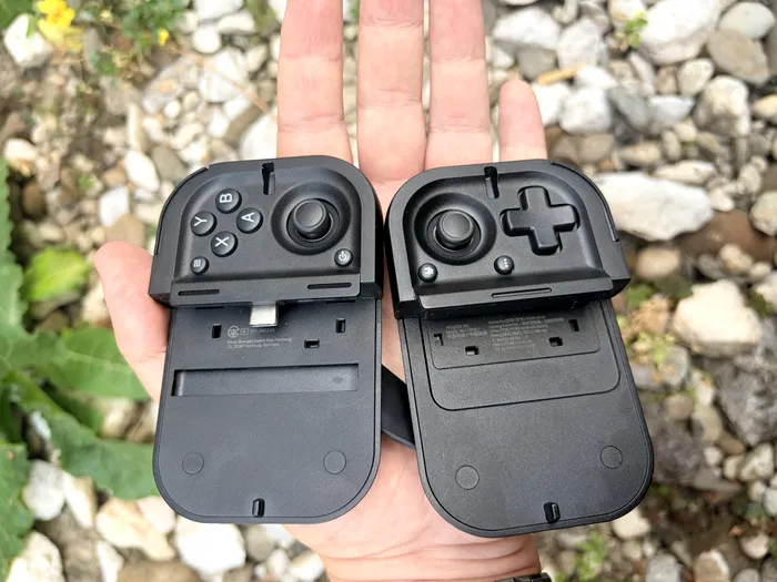 Razer Prio este format din două piese conectate cu o bandă din cauciuc