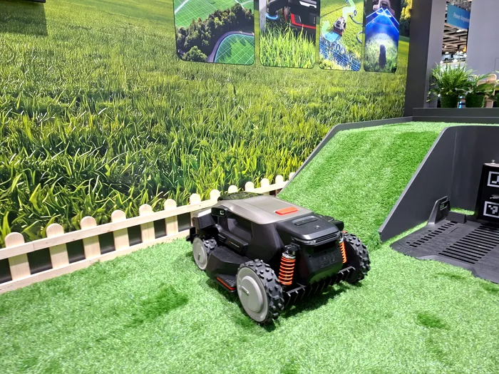Robot Lawn Mower S2 Max (3)