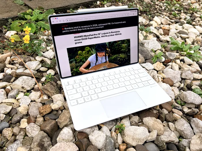 HUAWEI MatePad Pro 12 se vede impecabil în lumină naturală