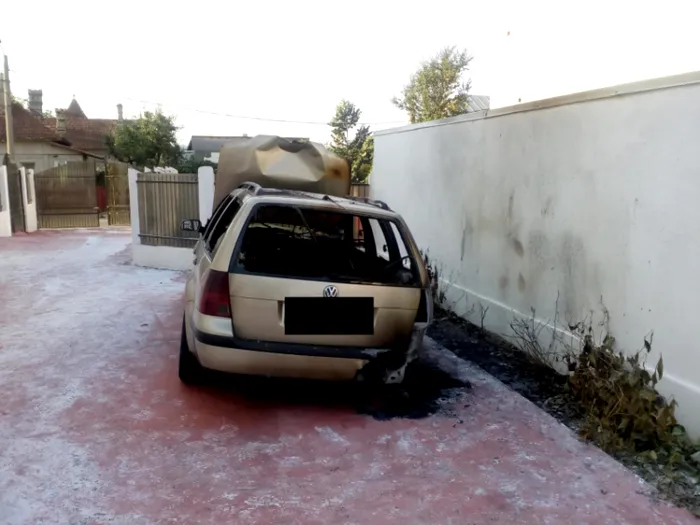 Să nu faci ce face popa, ci ce zice el. Acuzat că bea, își bate soția și i-a incendiat mașina, prelatul din Buciumeni îi are de partea lui pe enoriași