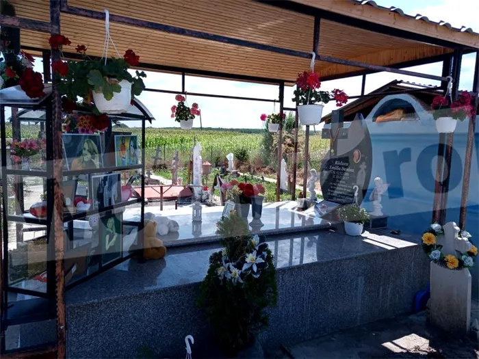 3 ani de la moartea Denisei Manelista. Ce se întâmplă acum la mormântul ei. Toți au rămas uimiți  