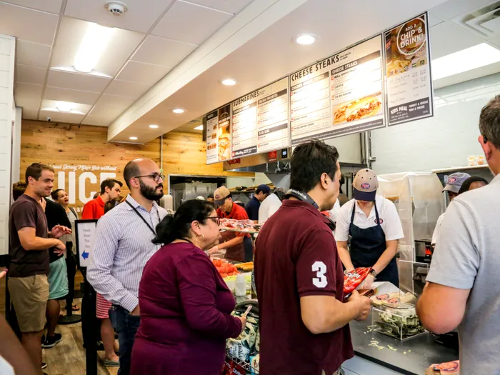 Fenomenul fără precedent care a luat amploare în alimentația românilor. Totul este determinat de frica de virus