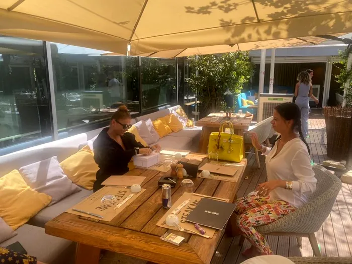 Ana primind cureaua Dior cadou de la finii din Germania